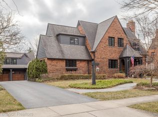 1452 Dorchester Rd, Birmingham, MI 48009