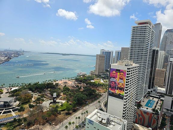 5th image of 244 Biscayne Blvd APT 3707