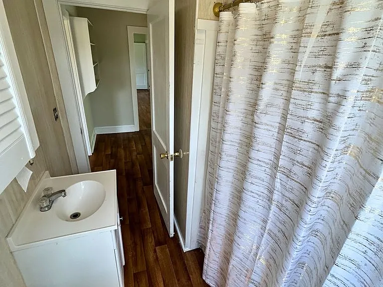 2311 Central Dr — Photo 9