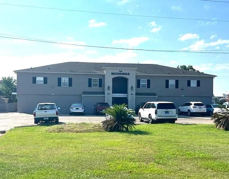 1st image of 4854 Pontchartrain Dr APT 17