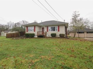 557 W Pine Lake Rd, Salem, OH 44460