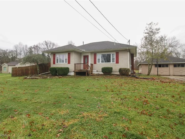 557 W Pine Lake Rd, Salem, OH 44460