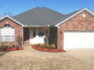 25 Emerald Dr, Maumelle, AR 72113
