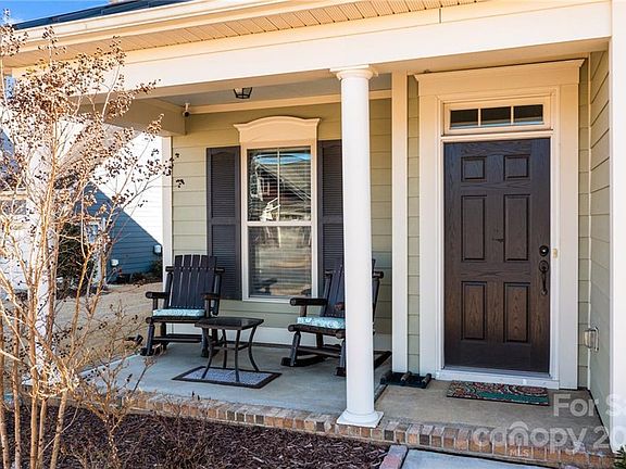 5th image of 2631 Cherry Laurel Dr
