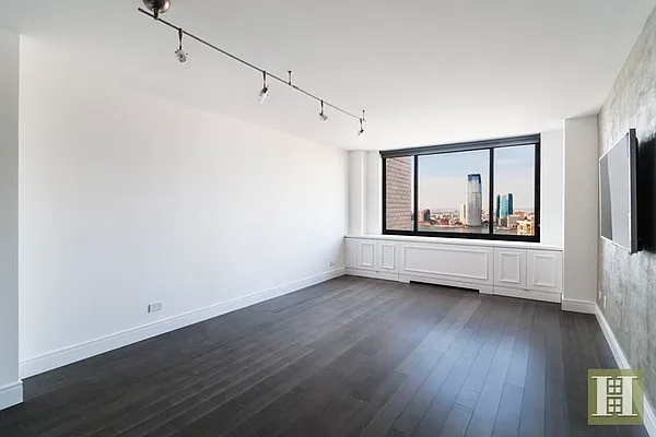 Rented by Halstead Real Estate | media 21