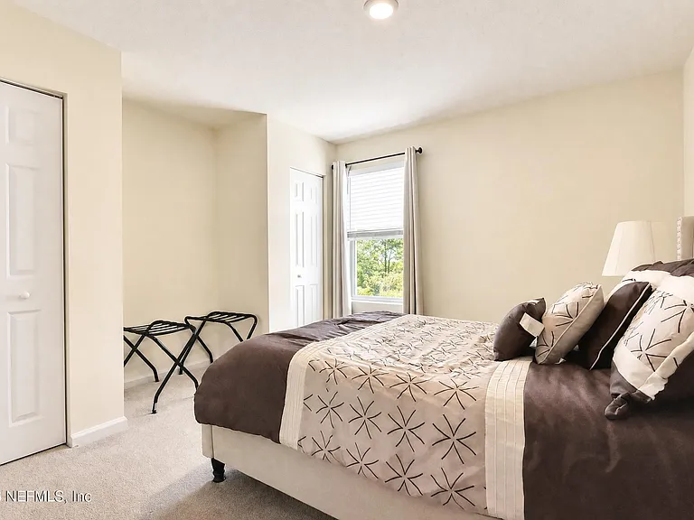 85 Temple Dr — Photo 10
