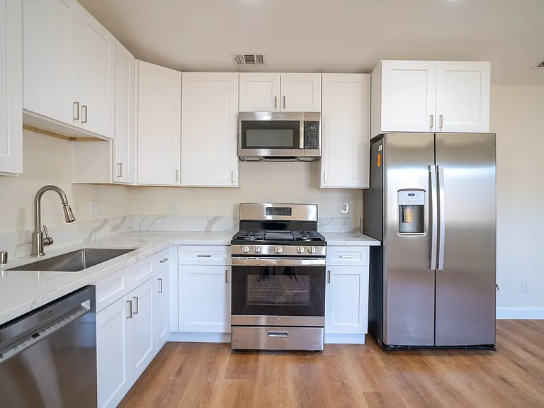 6402-06 Shane Place - 6406 — Photo 11