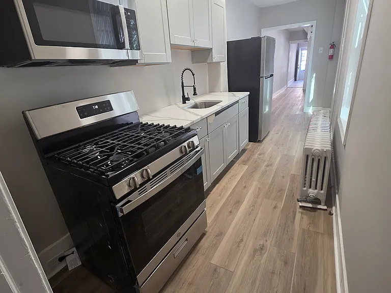 224 N 11th St — Photo 5