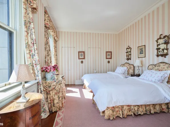 550 Park Avenue image 7 of 9