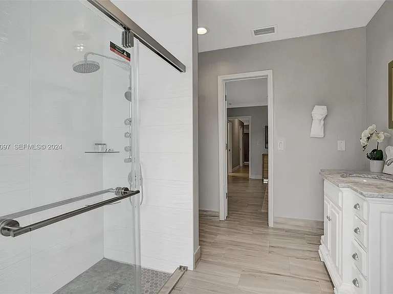 1941 SW 52nd Ter #1941 — Photo 11