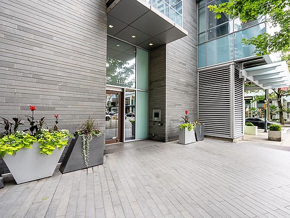 2nd image of 1111 Alberni St #3001