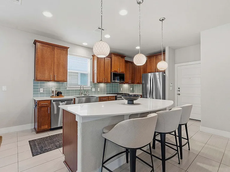 7402 Buchholz St — Photo 11