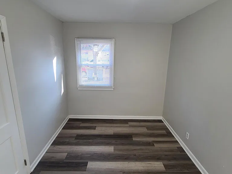 5961 N 42nd St — Photo 17