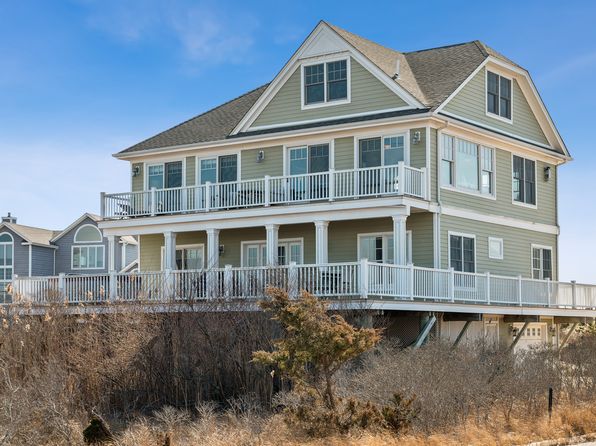 902 Dune Rd