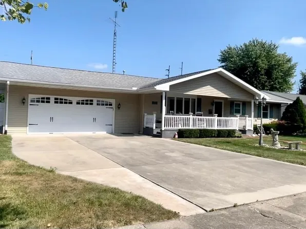 1206 Rudy Ave, Mattoon, IL 61938