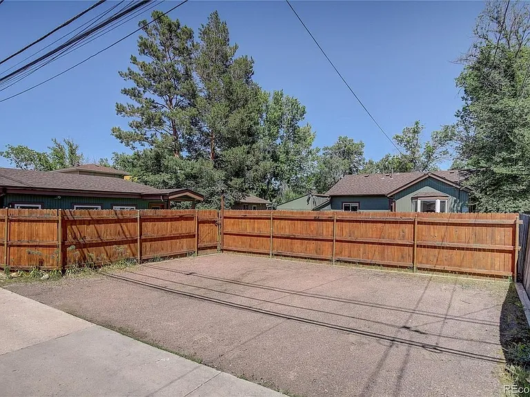 2039 S Williams St — Photo 15