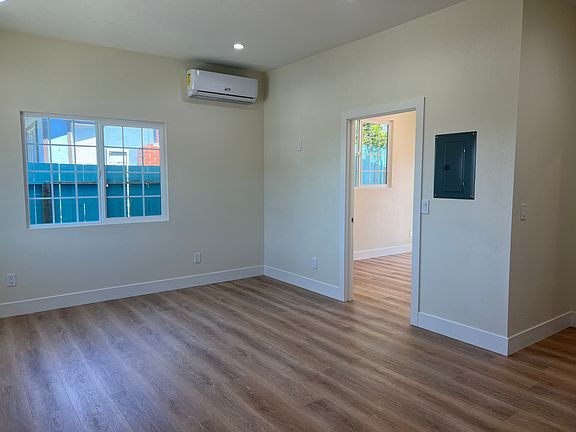 3rd image of 3068 Redwood Dr #A