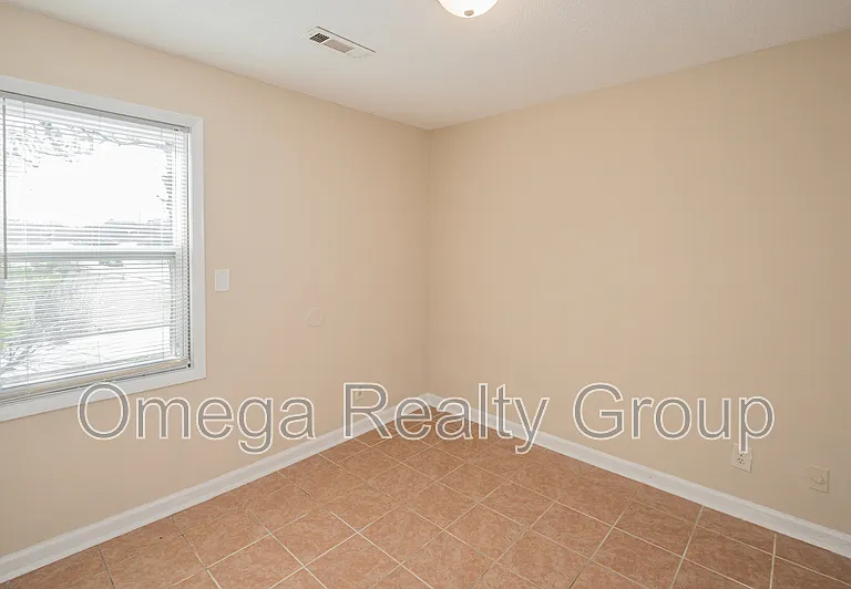 The Cove Apartments — Photo 32