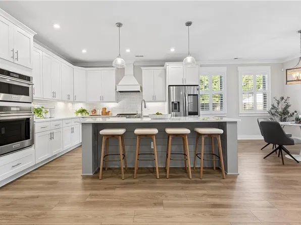 2313 Painters Ln, Virginia Beach, VA 23456