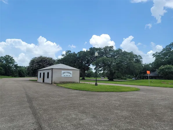 472 Angus Trl, Angleton, TX 77515