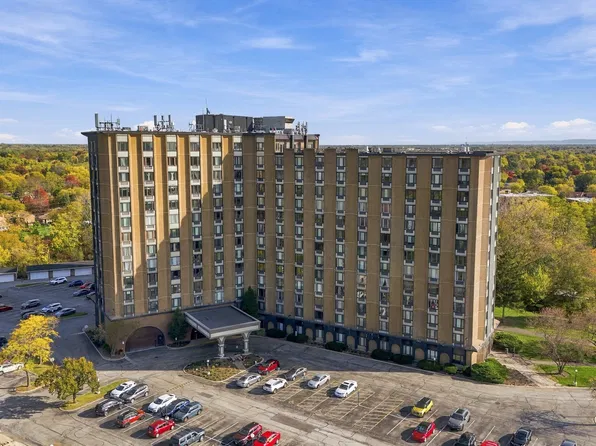 1 Renaissance Pl Unit 621, Palatine, IL 60067