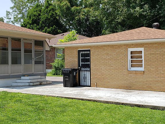 5th image of 2205 Paris Dr