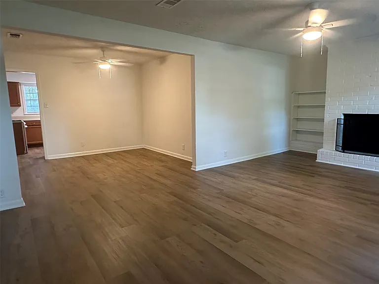 219 Glencroft Ct — Photo 16