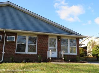 16A Sycamore Rd APT A, Manahawkin, NJ 08050