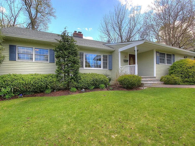 50 Woodmere Ln — Photo 24