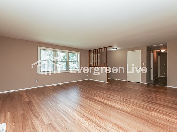 4th image of 6696 Stranwood Dr
