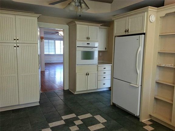 2nd image of 266 Park St N