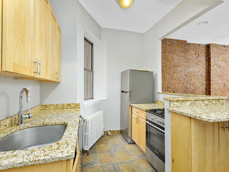 2nd image of 424 E 75th St #22