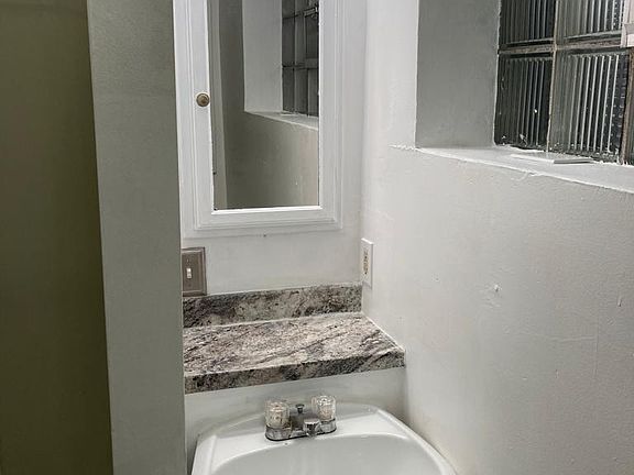3rd image of 1820 Park St