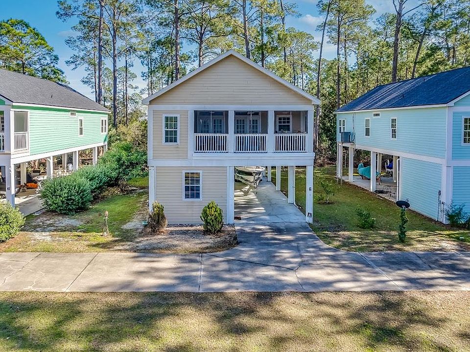 1st image of 7 Quiet Cove Trl