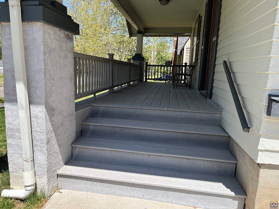 1106 SW Randolph Ave, Topeka, KS 66604 Zillow