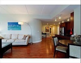 3rd image of 657 W Fulton St Unit 308