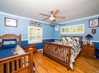 16615 Sunburst St, North Hills, CA 91343