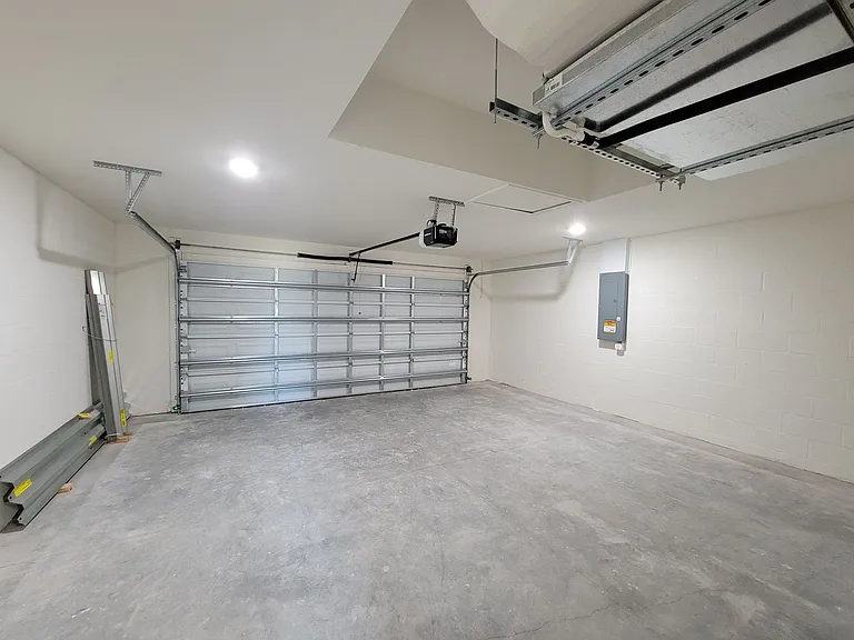 3100 NW 20th Ave — Photo 12