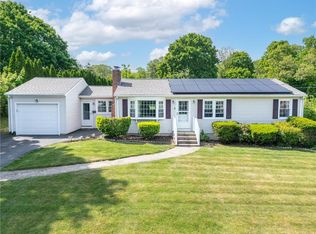 8 Russell Ln, Smithfield, RI 02917