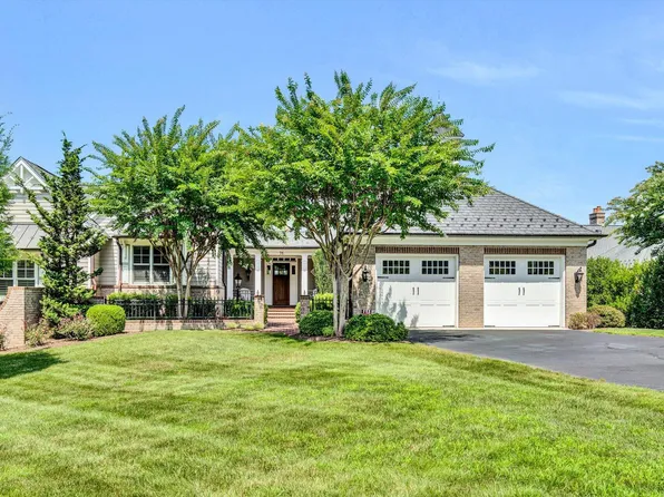 75 Grande Villa Dr, Penhook, VA 24137