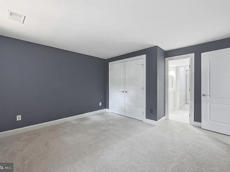 5610 Cavalier Woods Ln — Photo 38