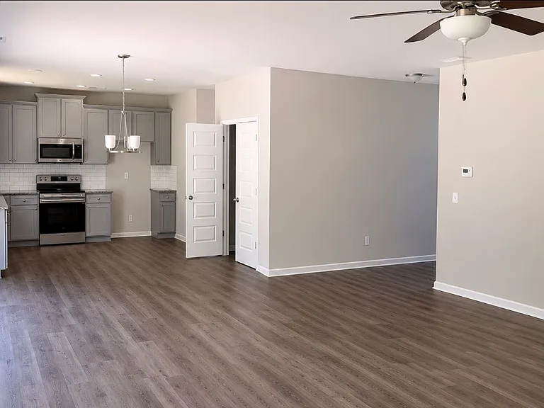115 Lexington Place Dr — Photo 5