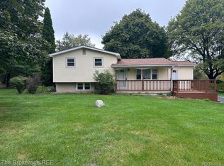 6287 E Maple Ave, Grand Blanc, MI 48439