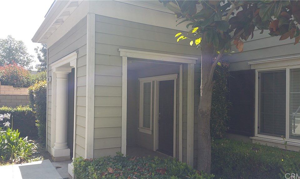 1st image of 304 N Placer Privado