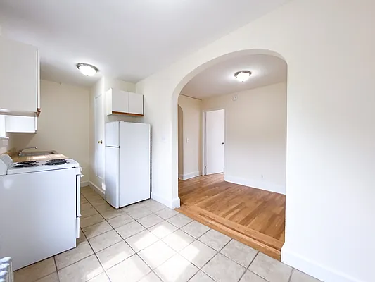 Rented by Compass | media 25