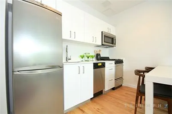 Rented by Triumph Property Group | media 64