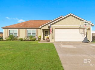 203 Lakefront Cir, Summerdale, AL 36580
