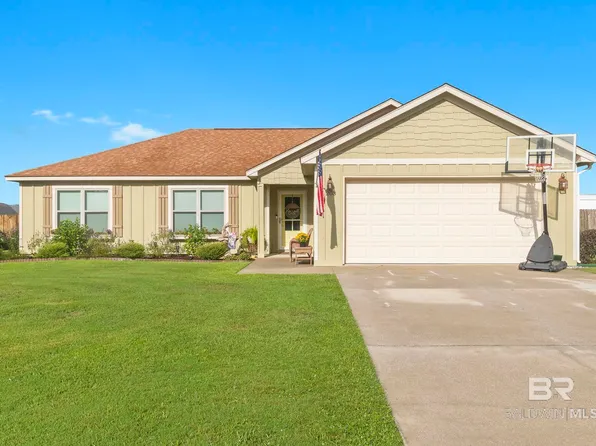 203 Lakefront Cir, Summerdale, AL 36580