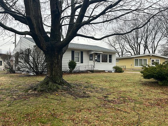 3rd image of 317 Edgewood Dr