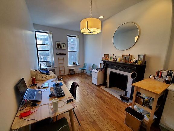 3rd image of 12 W 87th St APT 4A